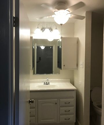 2nd image of 1822 Montview