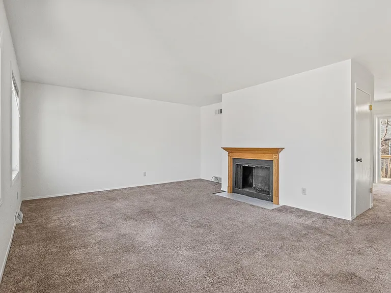 1302 N Gammon Rd — Photo 11