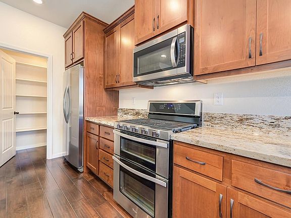 5th image of 3089 Fenway Cir