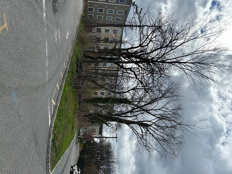 1st image of 402 S Elmer St
