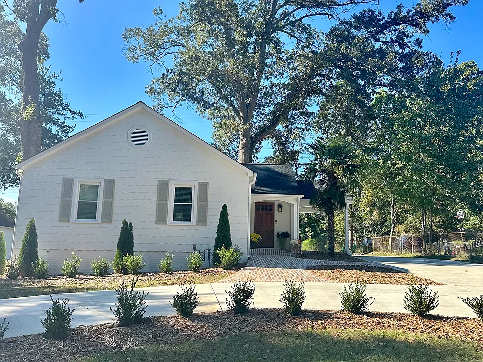 3028 Walnut Ave