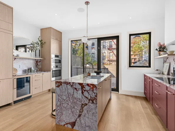 259 Winthrop Street image 3 of 20