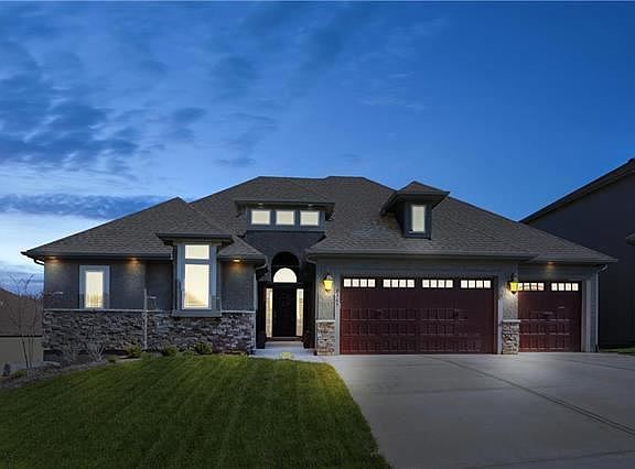 2nd image of 7365 NW Forest Lakes Dr
