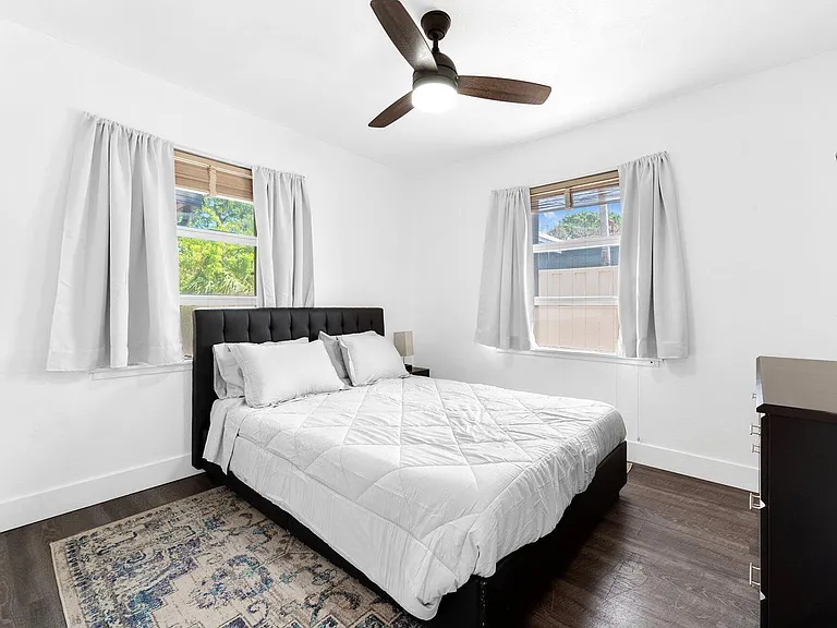 1140 SW 9th Ave — Photo 6