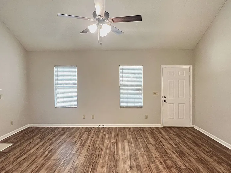 536 Loblolly Ln — Photo 5
