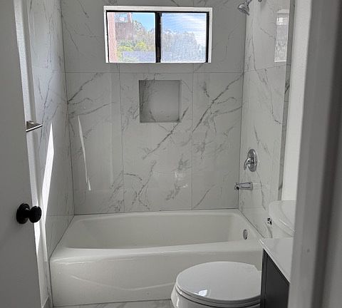 5th image of 2318 Ewing St #B