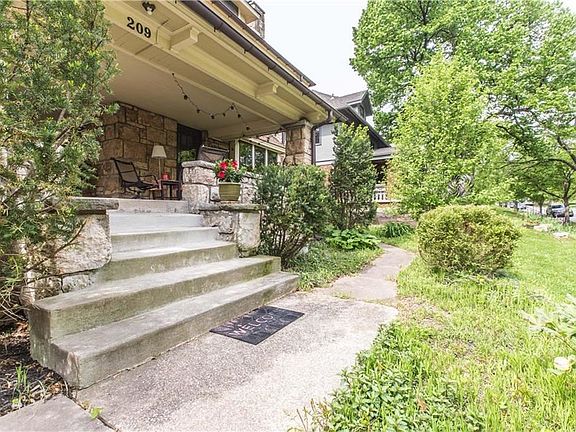3rd image of 209 W 62nd St