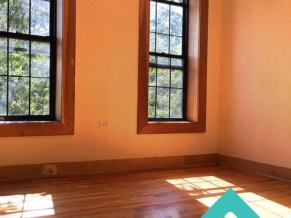 4th image of 1335 Hancock St APT 03R