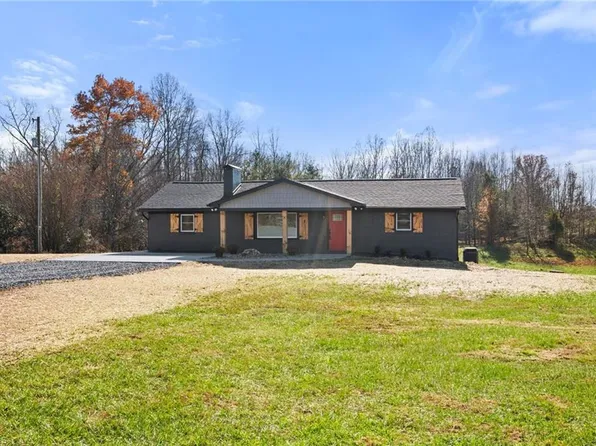 1195 Rogers Rd, Mount Airy, NC 27030