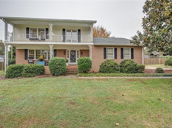 2nd image of 3601 Eaglebrook Dr