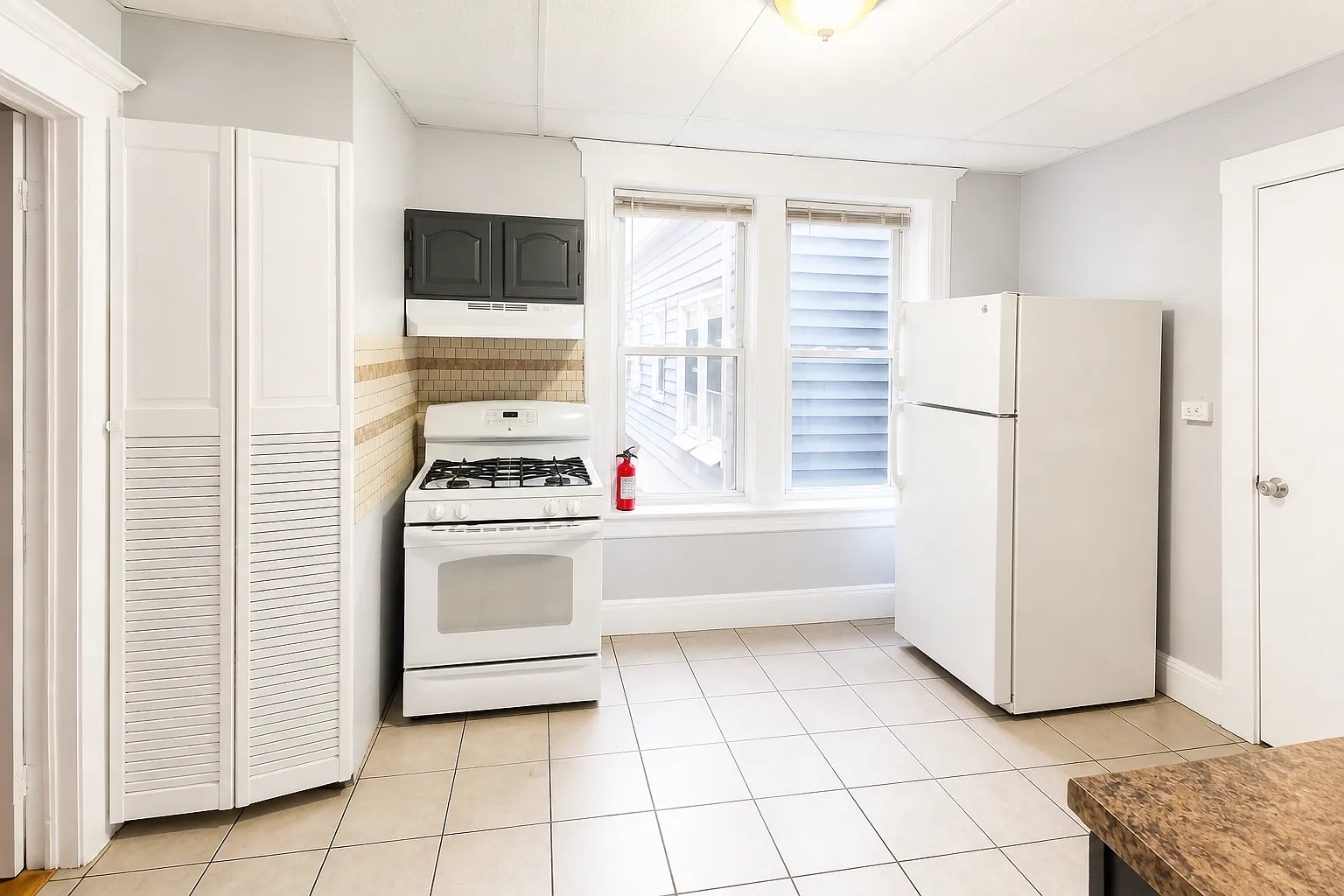 2 bed, $1,900 — Photo 3