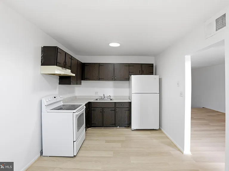 1242 Liberte Ct — Photo 13