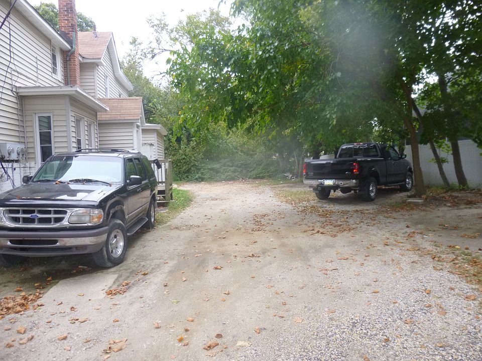 2nd image of 428 N 6th St
