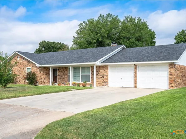 919 Center St, Lockhart, TX 78644