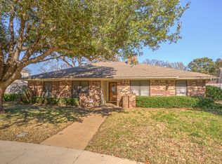 600 Irongate Cir, Irving, TX 75060