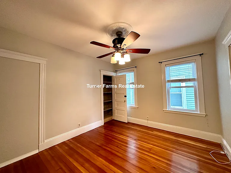 30 Roseclair St — Photo 13