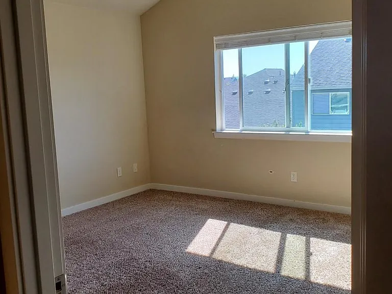 4729 Parker St — Photo 13