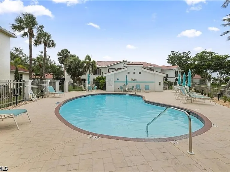 11921 Seabreeze Cove Ln #202 — Photo 3