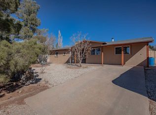 1 Robin Ln, La Luz, NM 88337