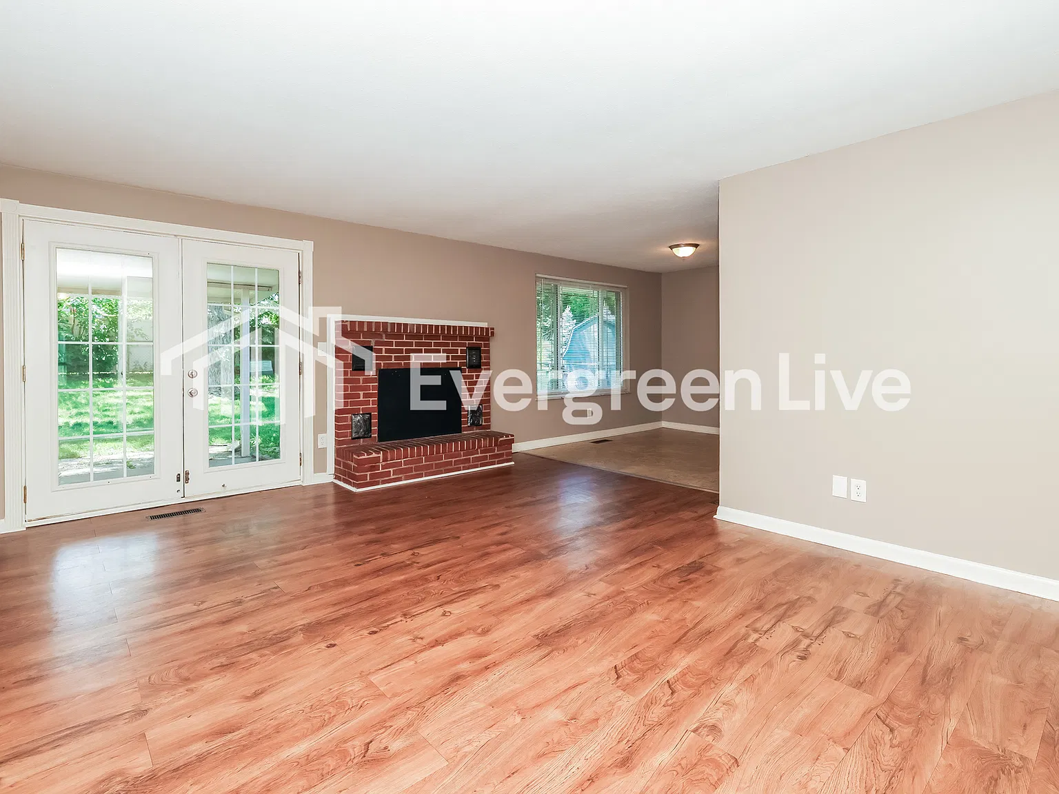 3 bed, 2.0 bath, 1339 sqft, $1,545 — Photo 3