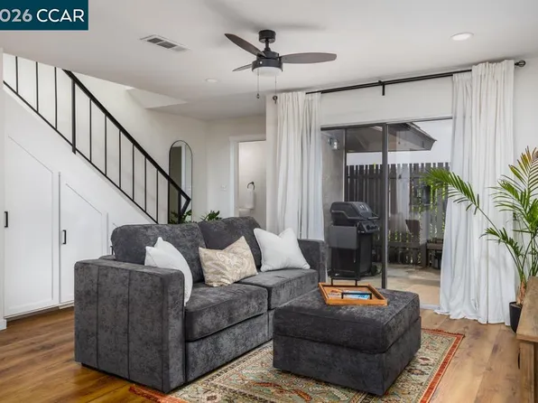 5509 Roundtree Dr APT E, Concord, CA 94521