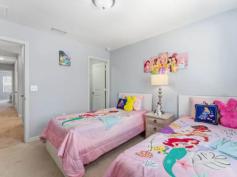 Crown Haven Dr — Photo 21