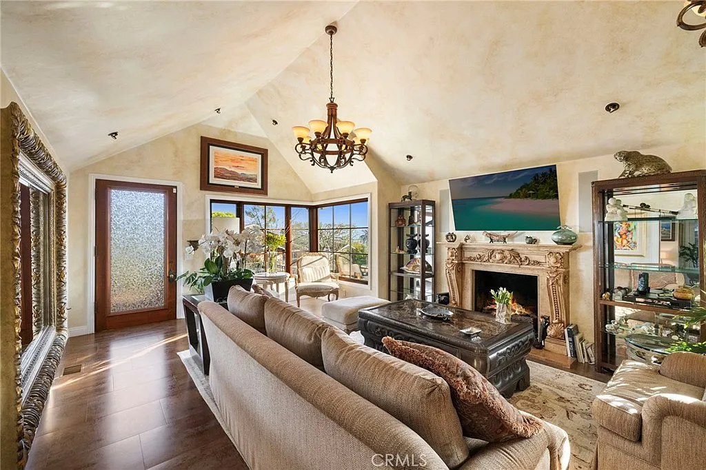 4 bed, 4.0 bath, 2840 sqft, $30,000 — Photo 4