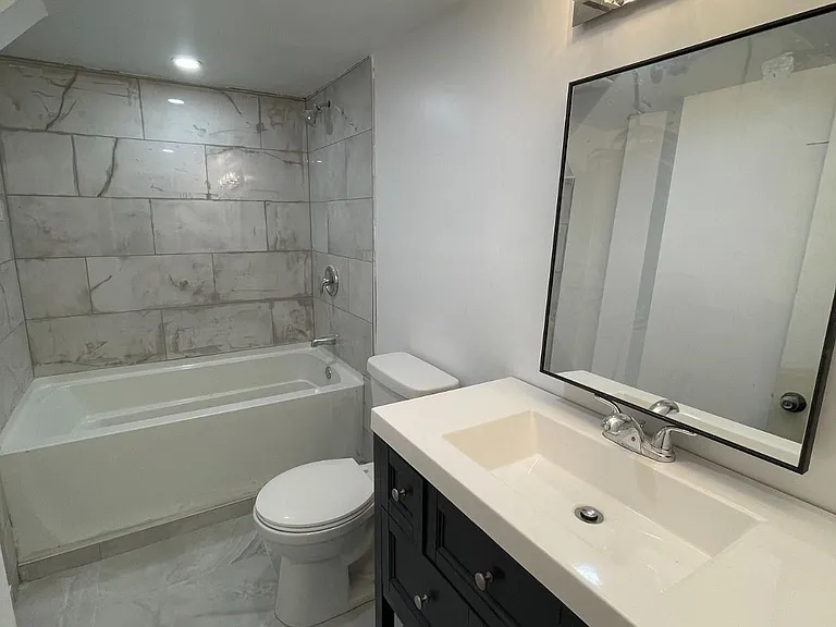 728 Down Cres #BASEMENT — Photo 15
