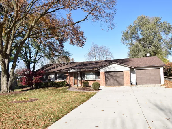 1000 Apple Valley Dr, Bartlett, IL 60103