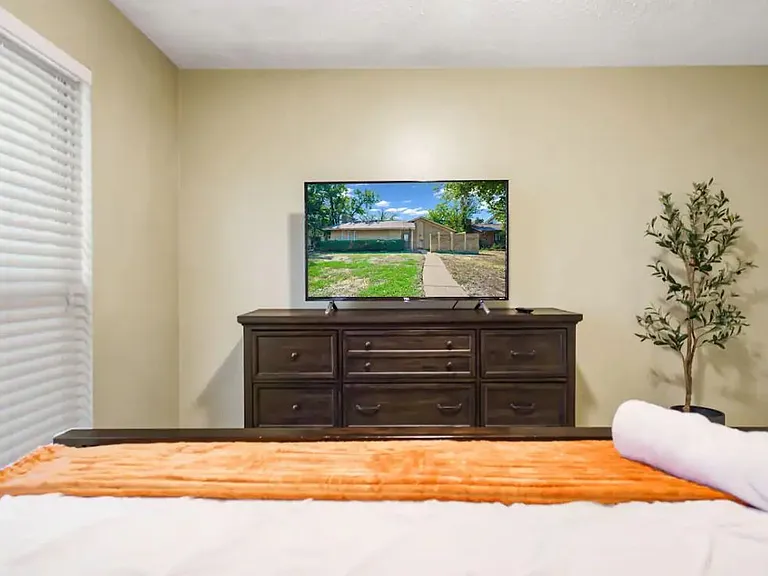 3817 Crater Lake Ct — Photo 9
