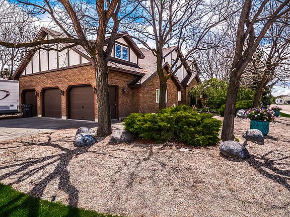 3rd image of 2855 Sunnybrook Ln