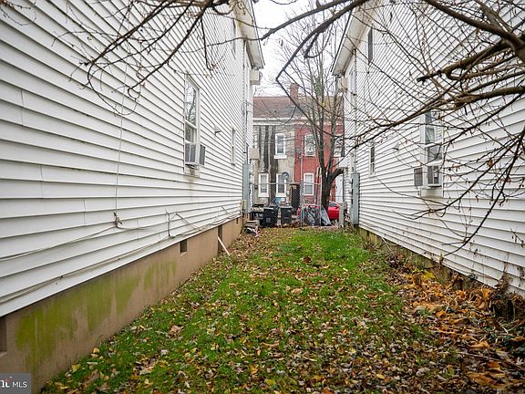 3rd image of 45 Middle Rose St APT J