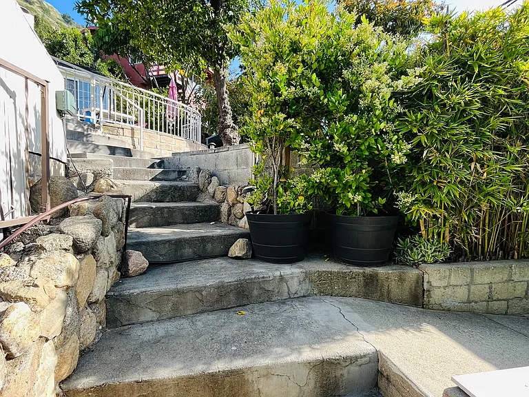 729 Orange Dr — Photo 36
