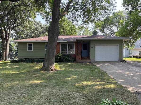 776 E Prince St, Lake Crystal, MN 56055