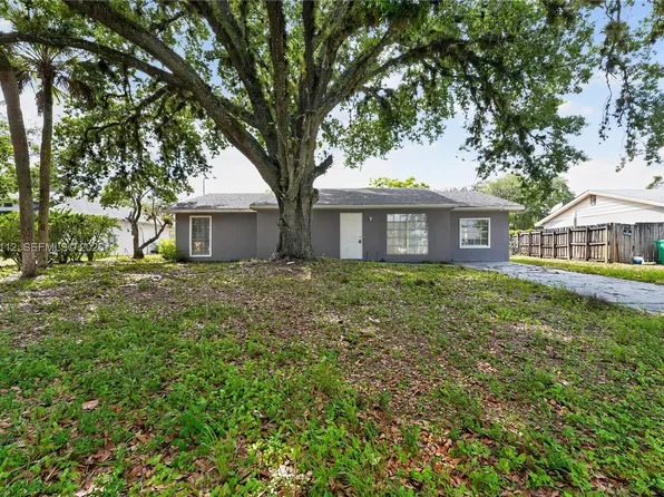 4030 School Cir, Labelle, FL 33935
