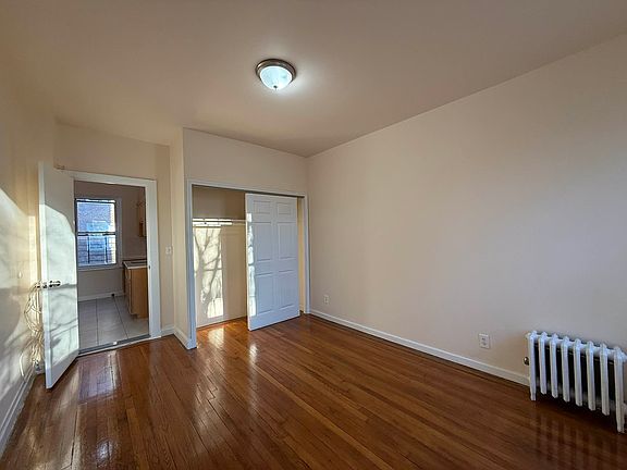 5th image of 3620 Parsons Blvd #2F