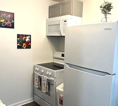 3rd image of 977 W Grant St #A