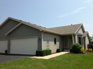 33 S Walnut Dr, North Aurora, IL 60542