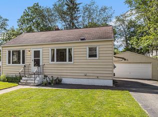 609 Keyes Dr, Parchment, MI 49004