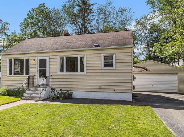 609 Keyes Dr, Parchment, MI 49004