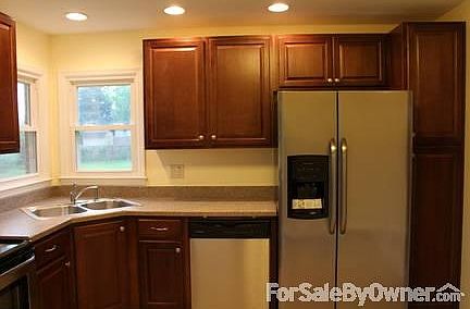 5th image of 331 Hillcrest Dr