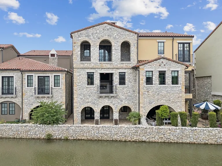 8 Comillas Dr — Photo 21