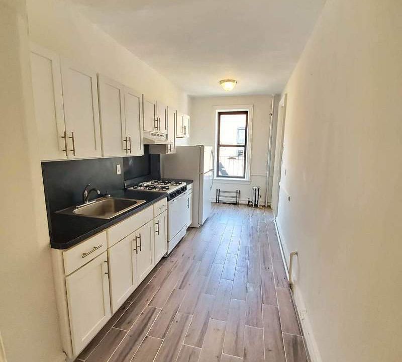 1st image of 85 Clarkson Ave APT 6L
