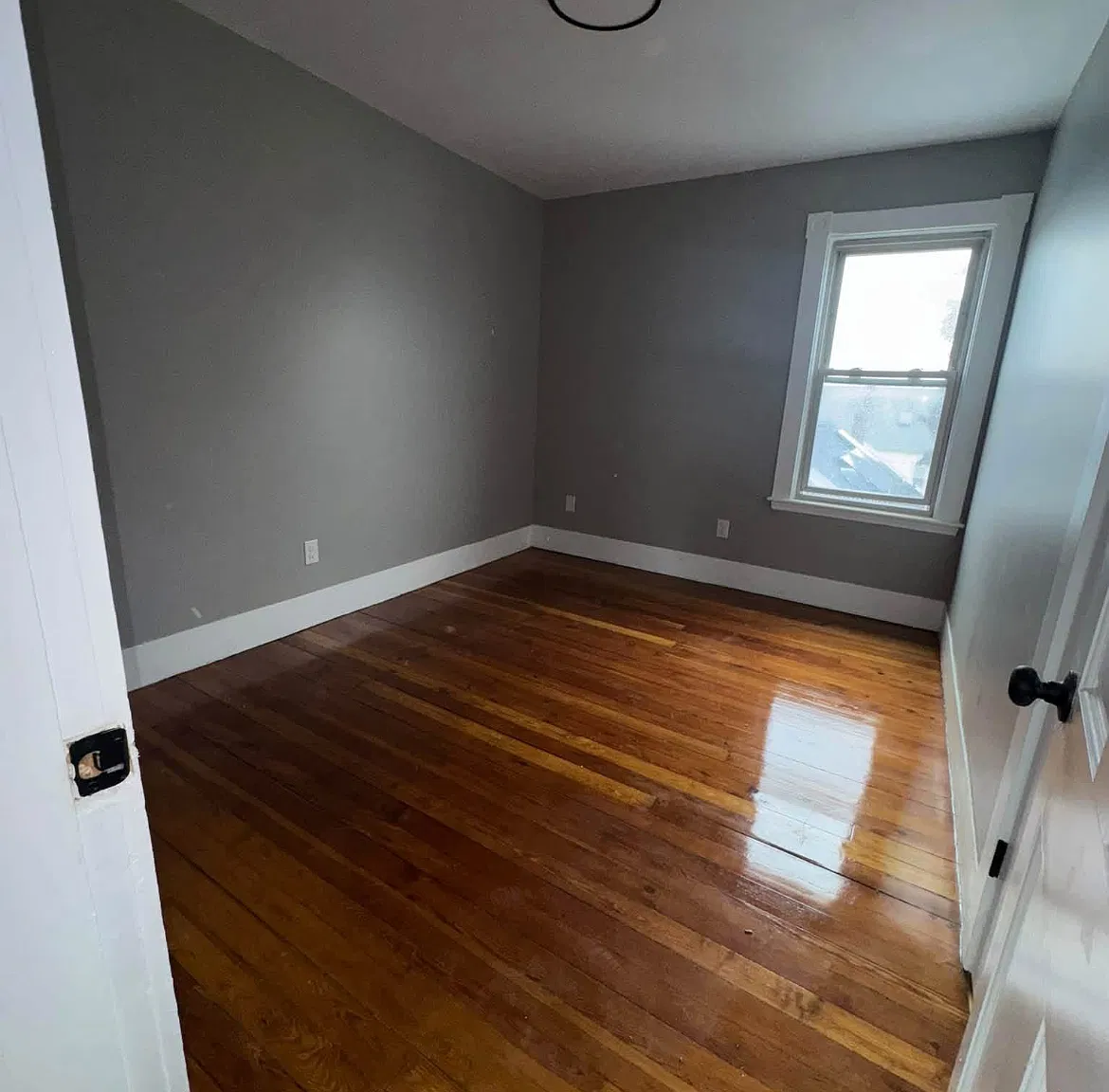 3 bed, 1100 sqft, $1,800 — Photo 3