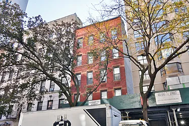 414 East 71st Street in Lenox Hill