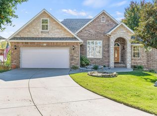 2110 W Melbourne Ct, Springfield, MO 65810
