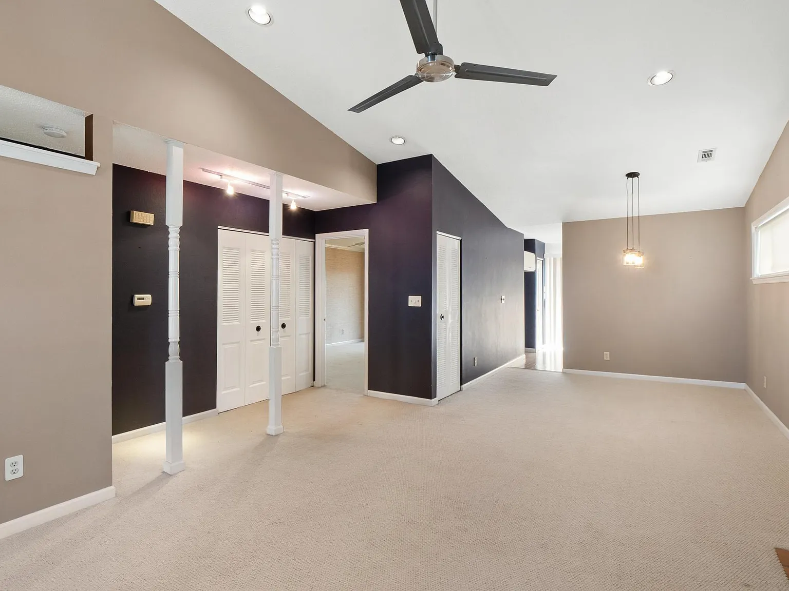 2 bed, 1299 sqft, $2,385 — Photo 3