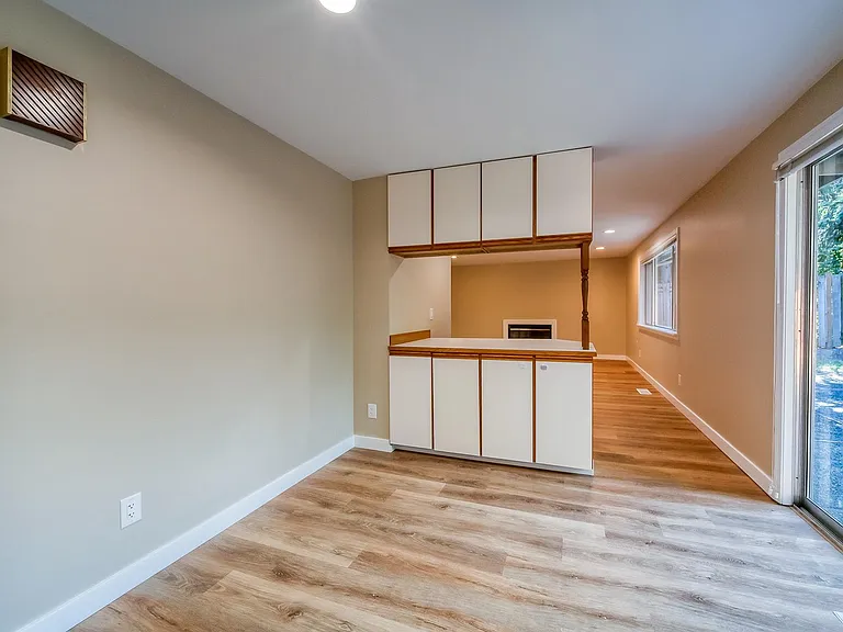 16711 NE 21st St — Photo 11