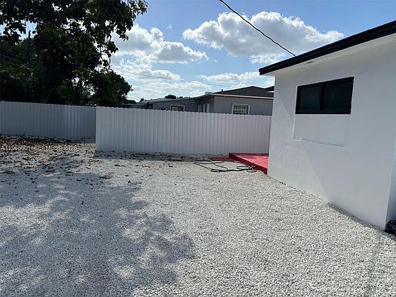 5th image of 1100 NW 75th St