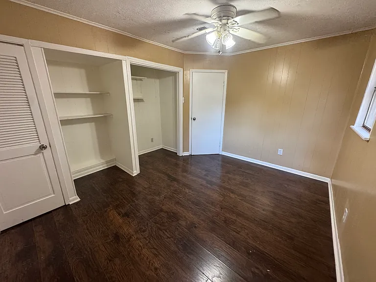 5525 Anderson St — Photo 30